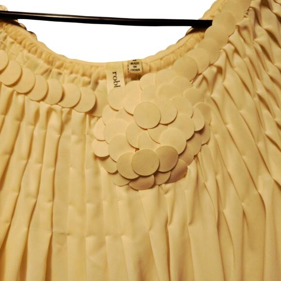 Robbi & Nikki cream peasant blouse size medium - Picture 3 of 6